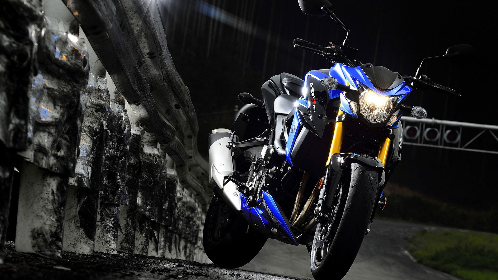 Suzuki GSX-S750