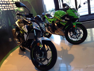 Kawasaki ZX125 and Z125