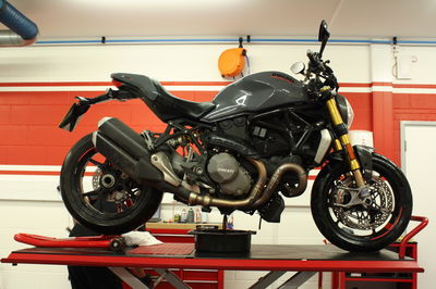 Ducati Monster 1200 S