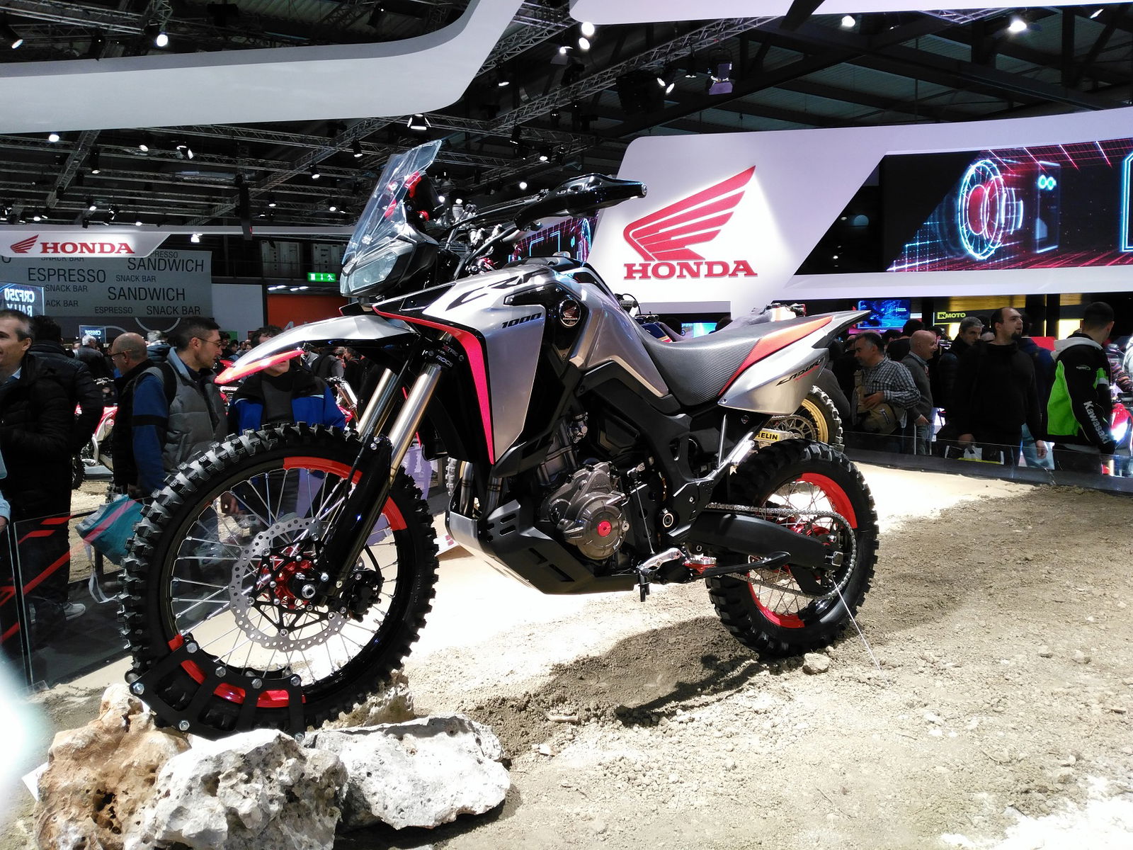 The Husqvarna Vitpilen 401 and Svartpilen 401 are coming