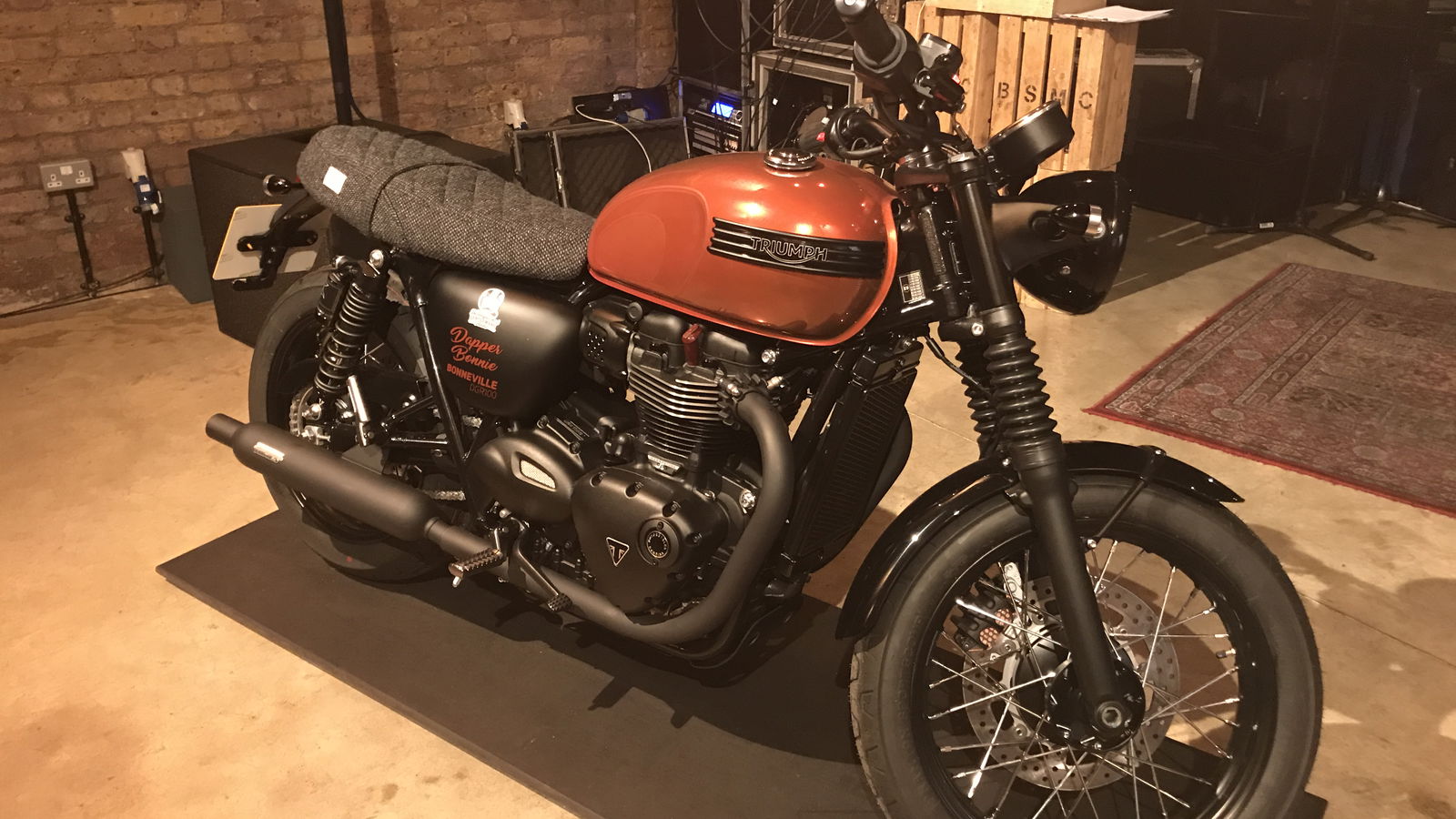  Triumph creates one-off Bonneville for Distinguished Gentleman’s Ride