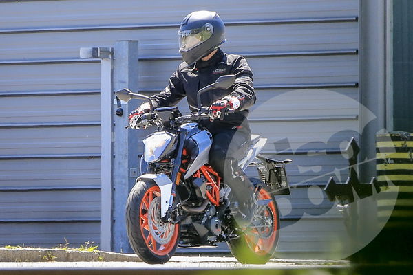 New KTM Duke 800 spied