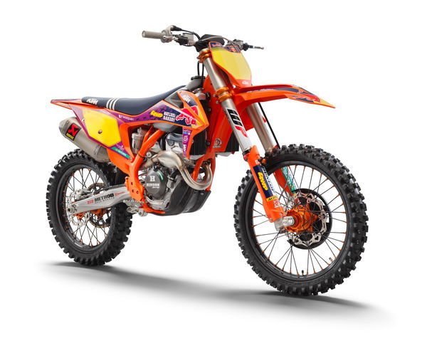 KTM 250 SX-F TLD Studio front right