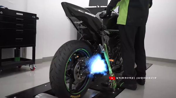 Kawasaki ZX-25R exhaust