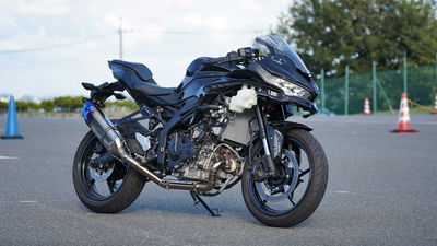 Trick Star turbocharged Kawasaki ZX-25 R. - Motorrad.