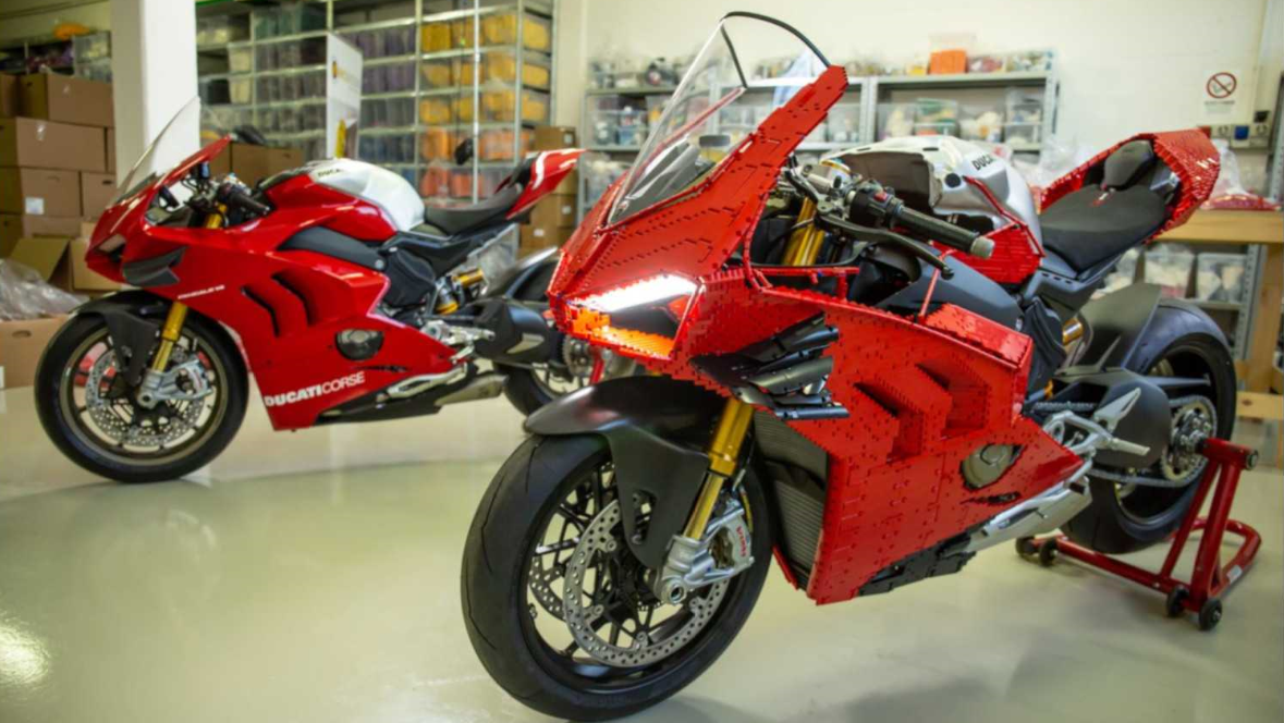 Ducati Panigale V4 R LEGO