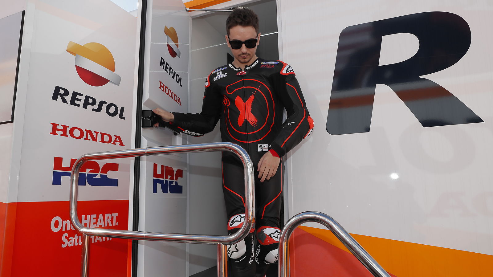 Lorenzo will recover “without doubt” for Qatar MotoGP race