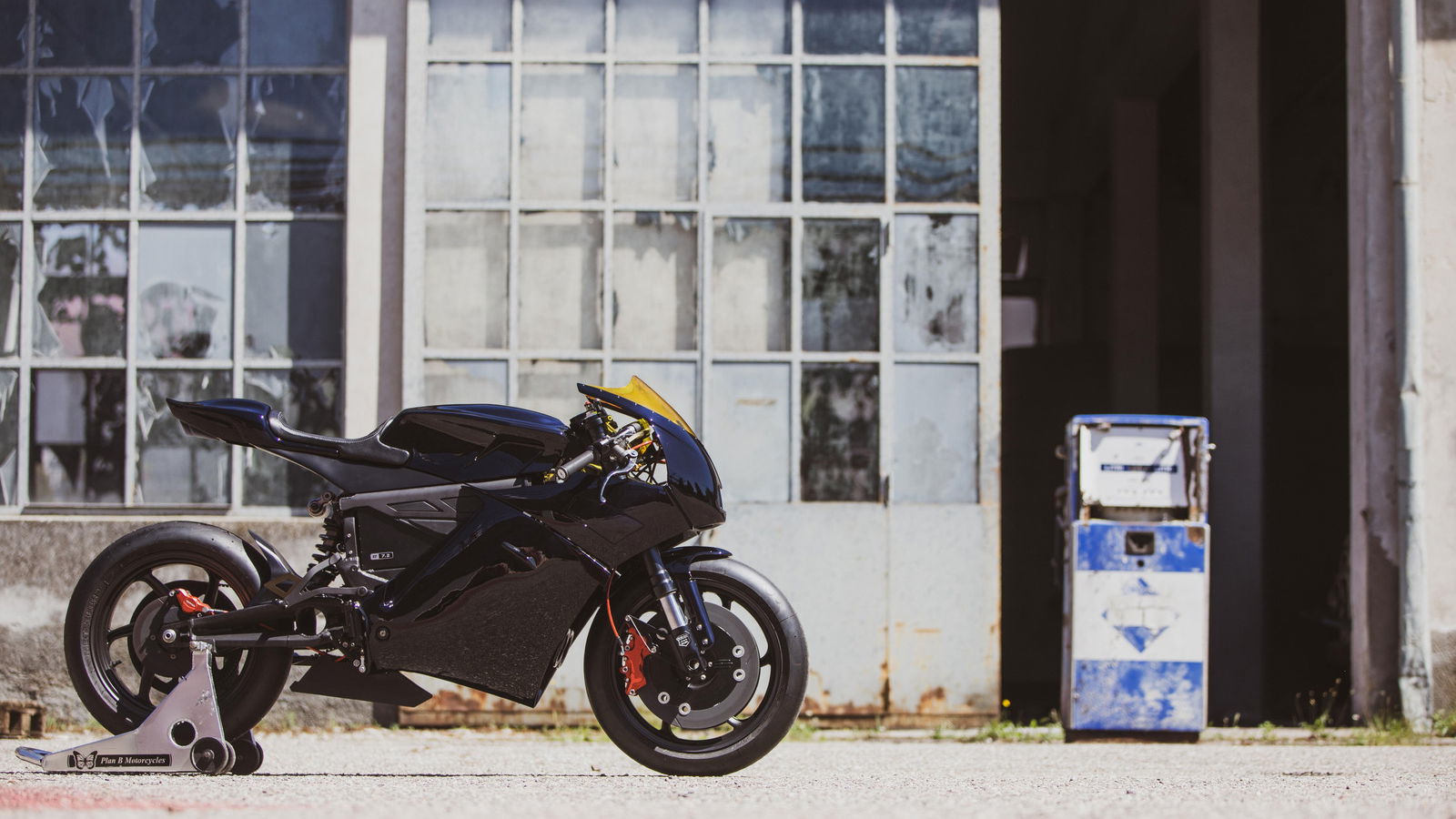 Zero Blackbird. - Plan B Motorcycles