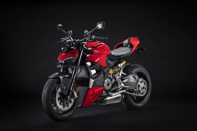 Ducati Streetfighter V2 with carbon add-ons. - Ducati