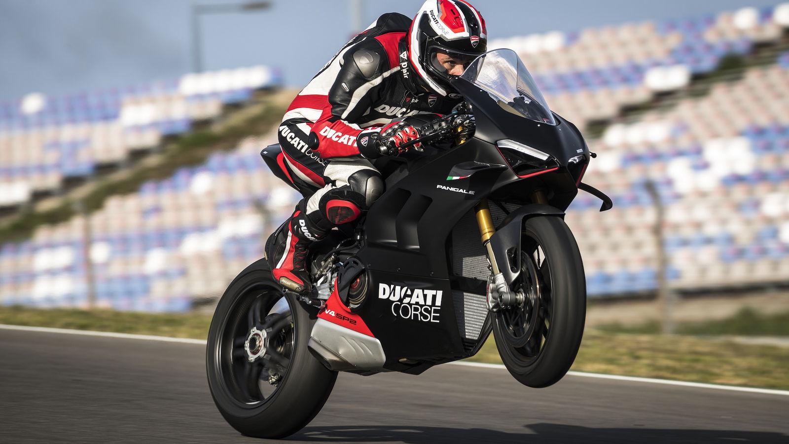MY22_Ducati_Panigale_V4_SP2_108_UC370714_High.jpg
