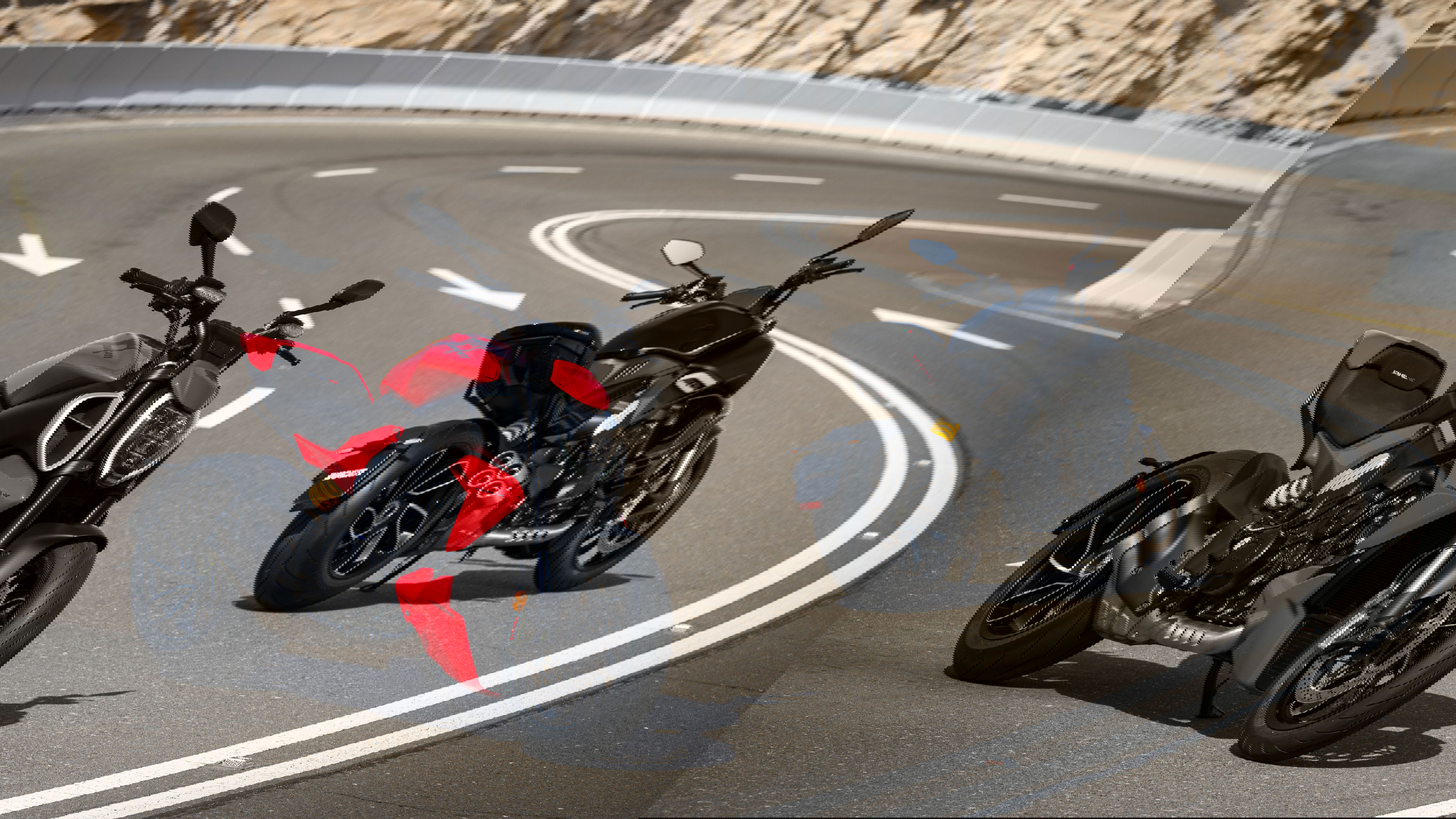 Ducati Diavel V4