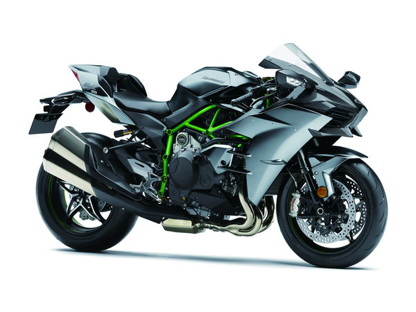 Limited-edition Kawasaki Ninja ZX-10RR debuts