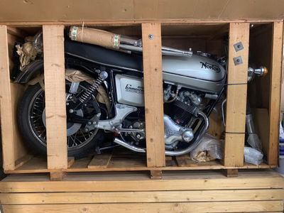 Norton Commando 850 crated