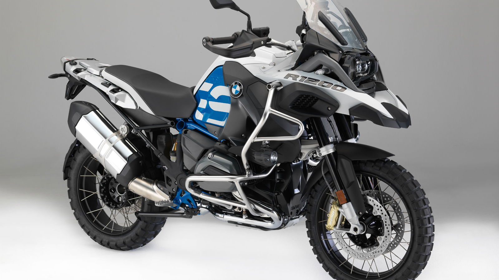 BMW reveals updates for 2018