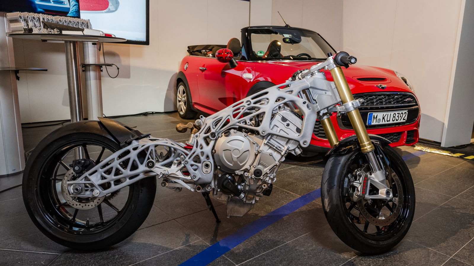 BMW reveal 3D-printed S1000RR chassis