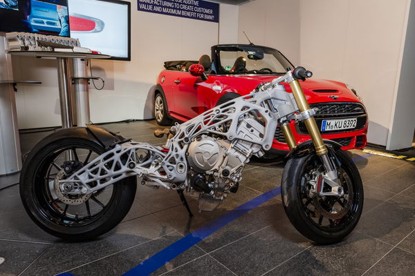 BMW reveal 3D-printed S1000RR chassis