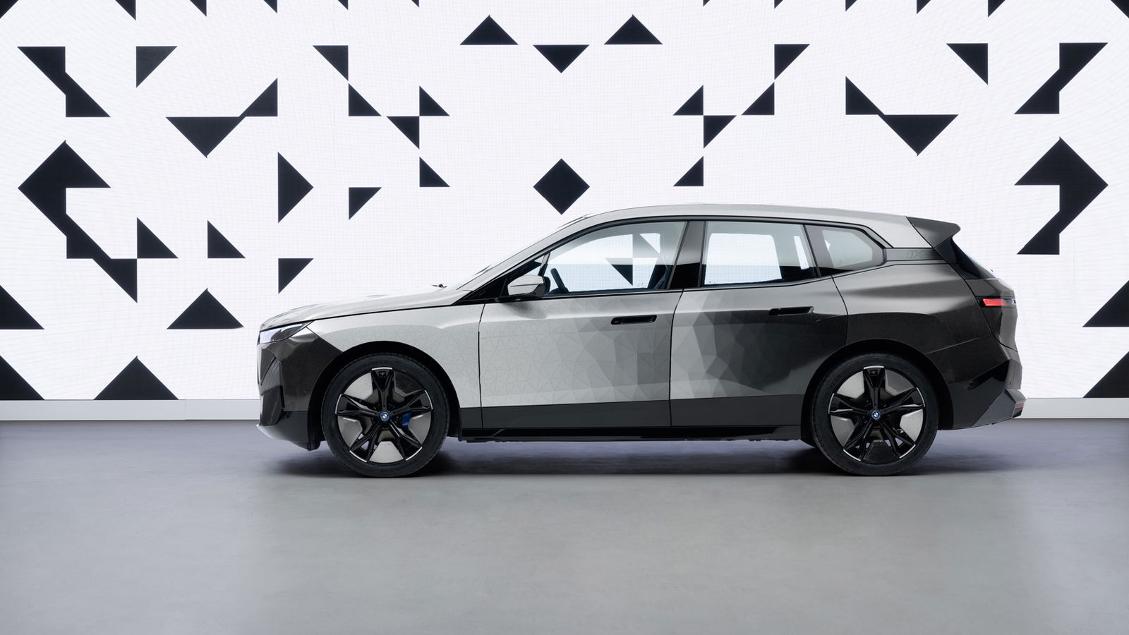 BMW reveal colour changing E Ink technology