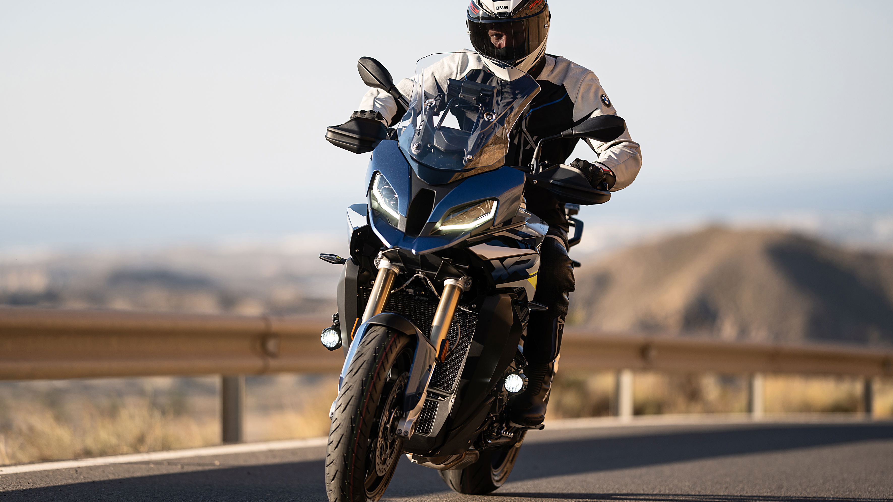 2024 BMW S 1000 XR