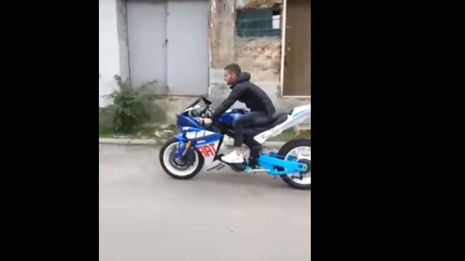 Yamaha R1 bicycle