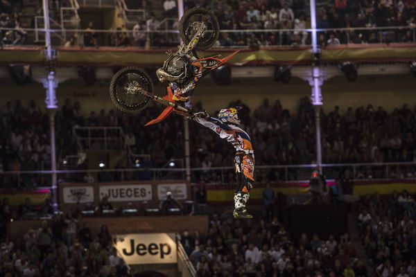 Watch the top three runs from the 2017 Red Bull X-Fighters