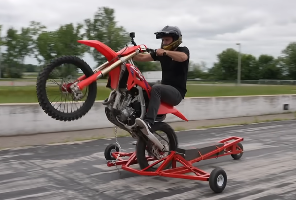 Honda CRF450R with wheelie machine. - YouTube/CboysTV