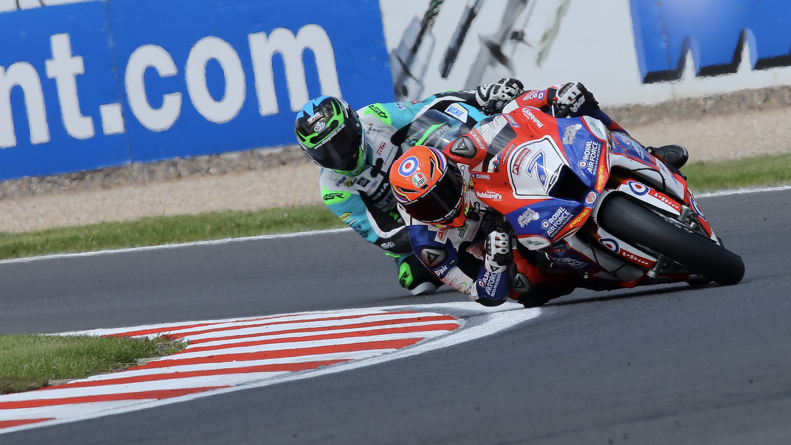 Ryan Vickers suffers broken collarbone in FP3 tumble
