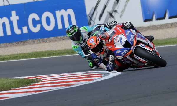 Ryan Vickers suffers broken collarbone in FP3 tumble