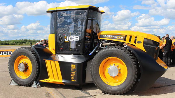 JCB Fastrac record breaker