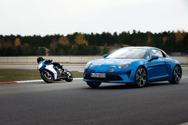 Superveloce Alpine motorcycle