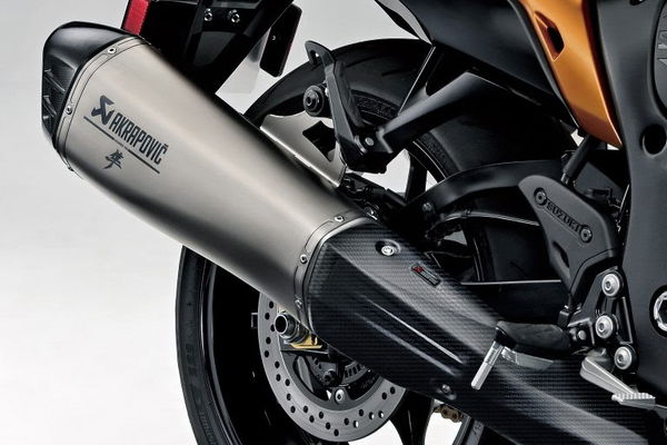 Suzuki Akrapovic