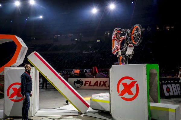 Is this the craziest SuperEnduro showdown ever? 