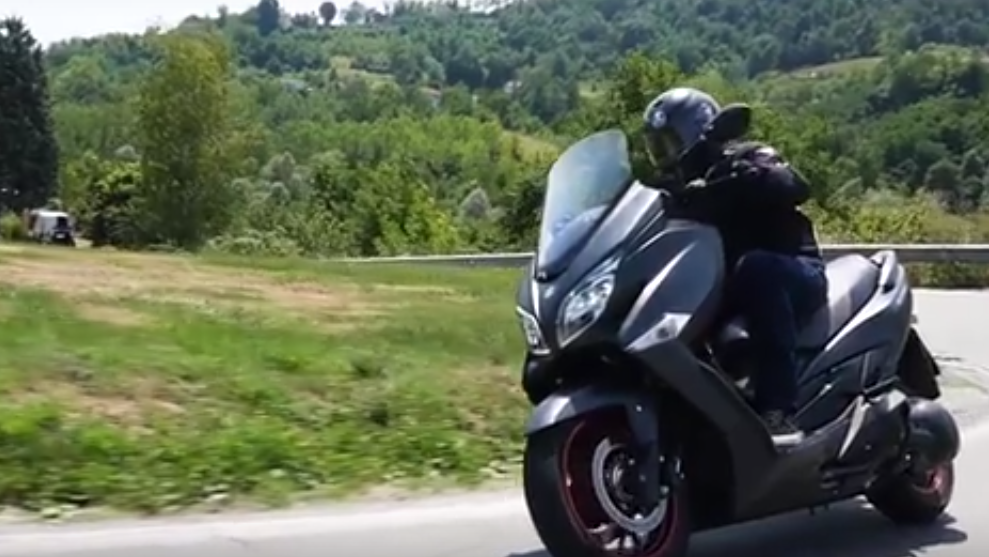 Suzuki Burgman 400 video review first ride 