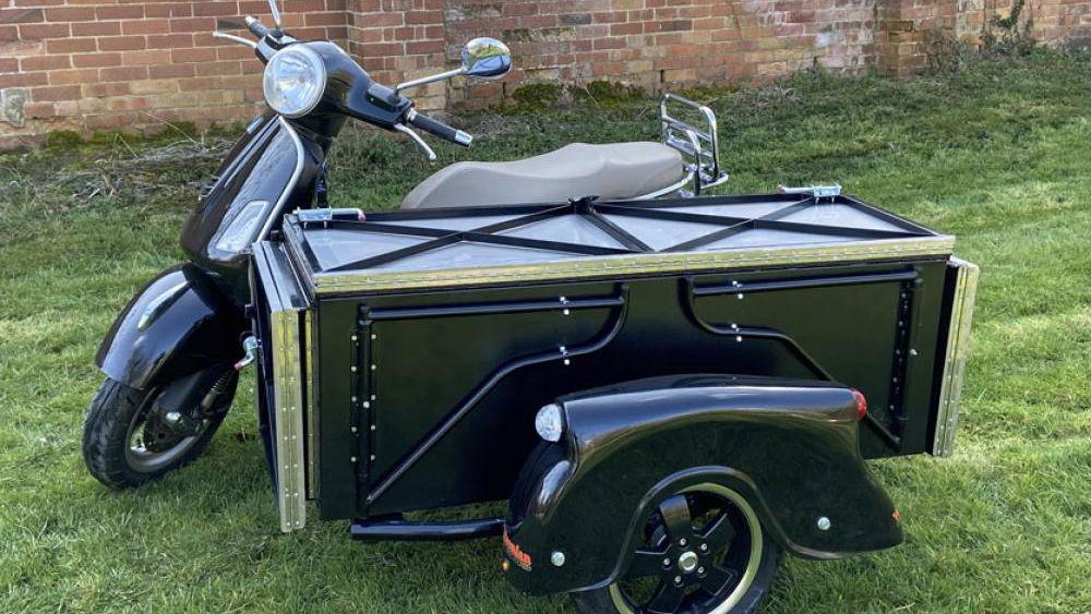 Vespa GTS 300 sidecar street food