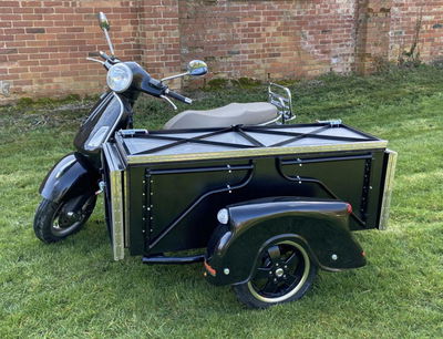 Vespa GTS 300 sidecar street food