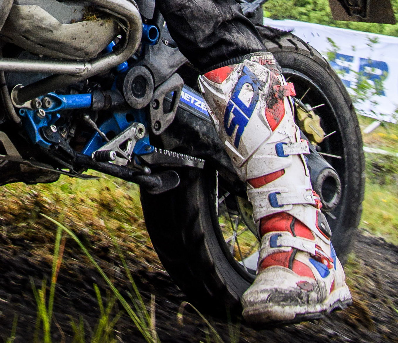 First test: Budget vs expensive adventure suits