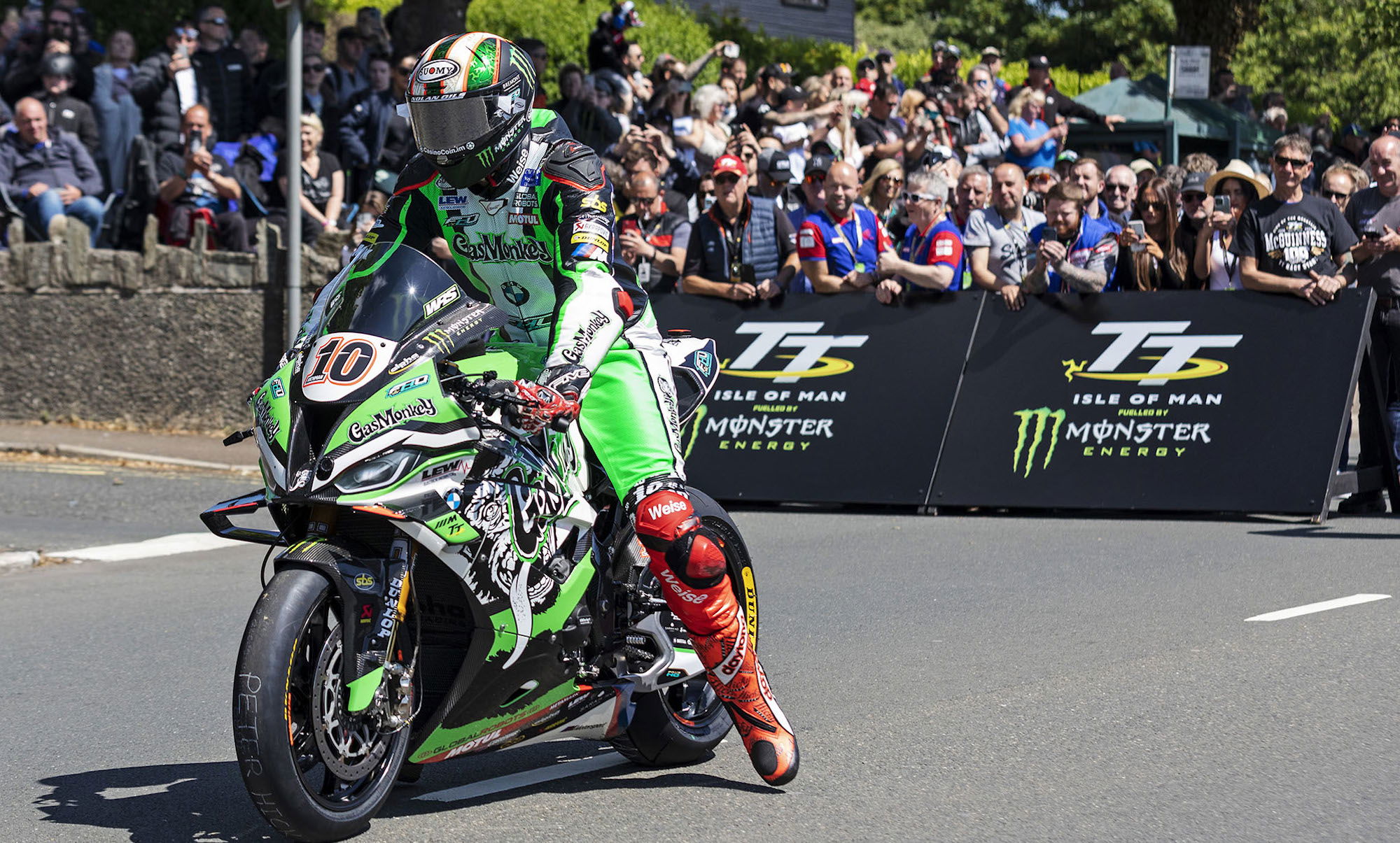 TT Ilha de Man 2022 – Peter Hickman vence primeira corrida Superbike