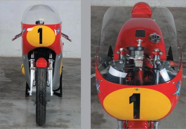 Giacomo Agostini MV Agusta three-cylinder replica. - Moto.it