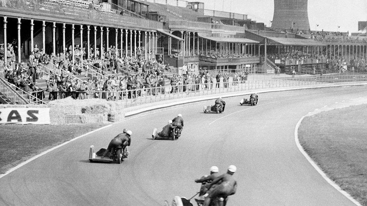 Sidecar race at Aintree. - Soy Moter/Aintree Racing Track
