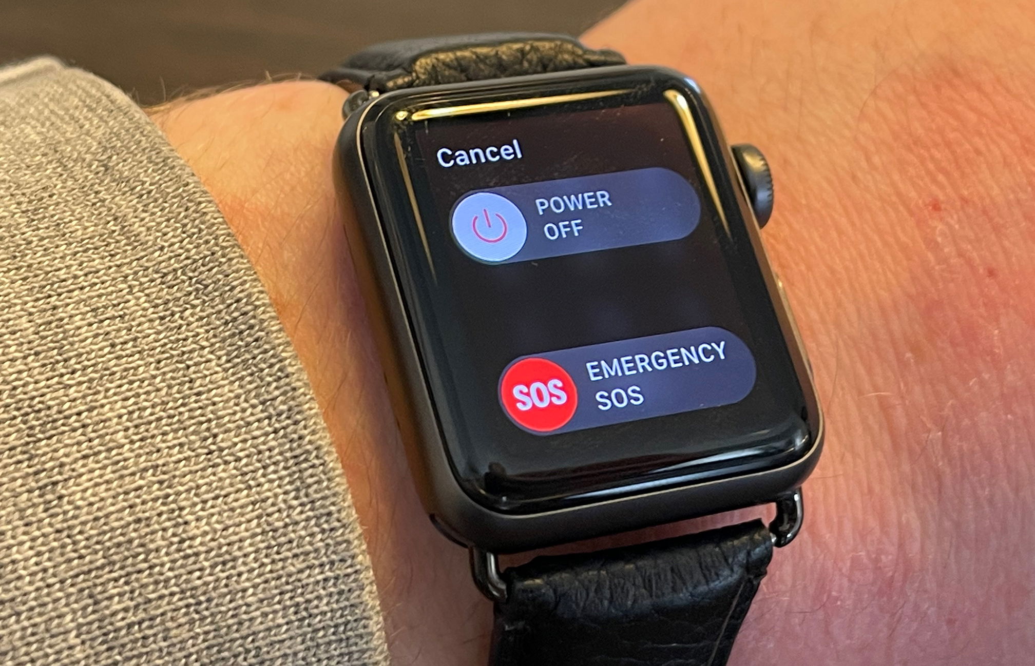 Iwatch best sale emergency sos