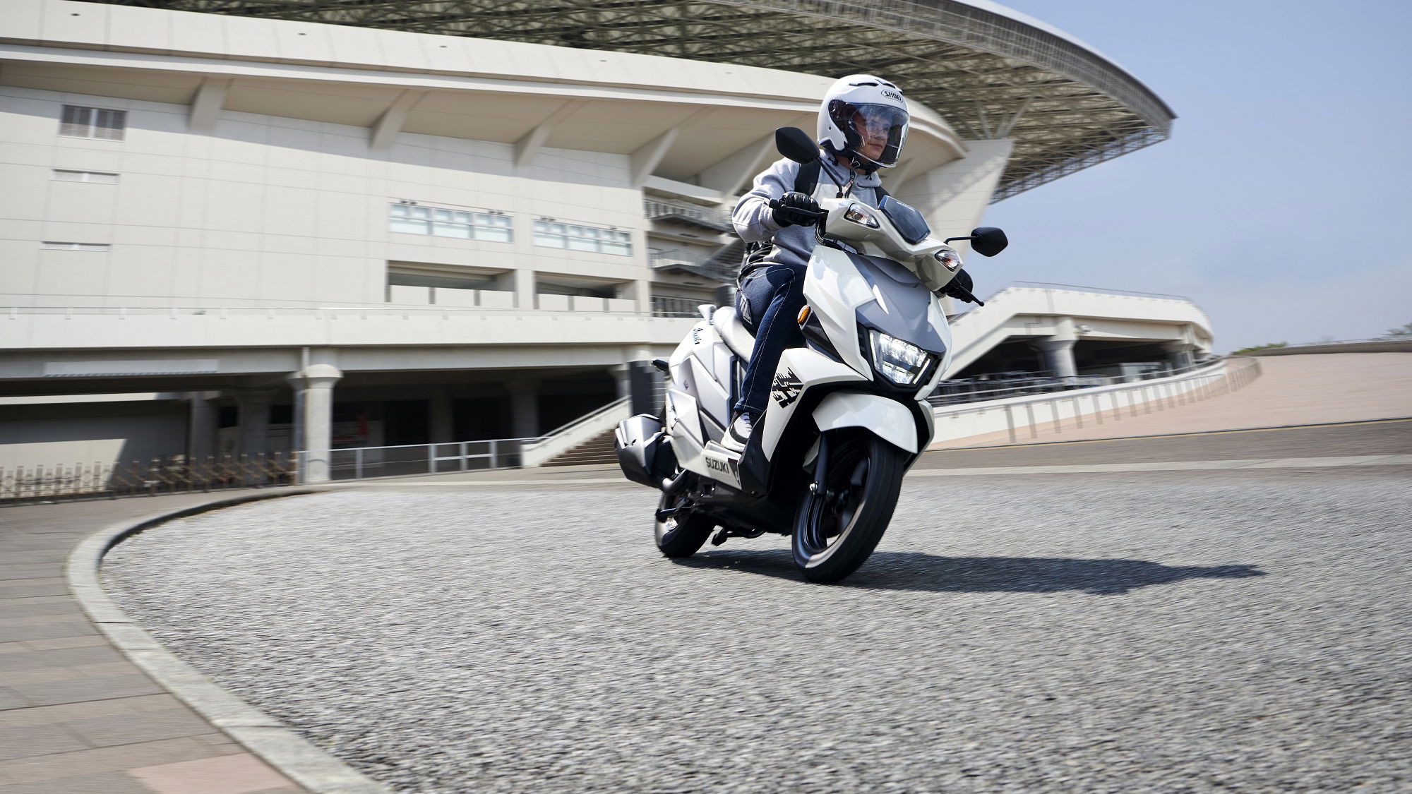 Avenis 125
