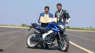 bajaj pulsar ns200 record wheelie