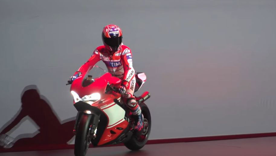 Watch Casey Stoner present the new Ducati 1299 Superleggera 