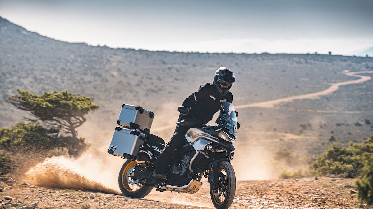 CFMoto 800MT 