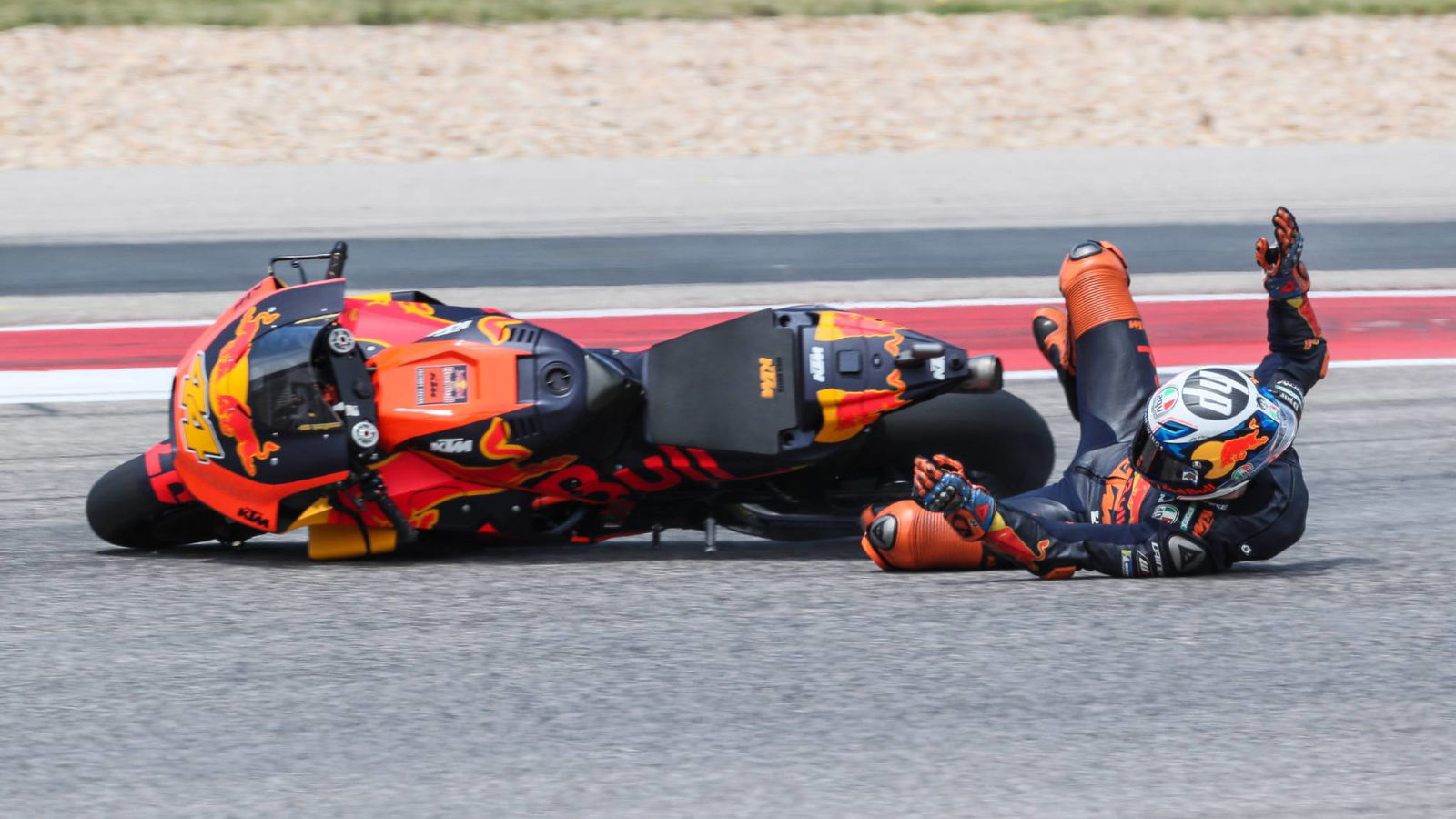 Pol: 'An electric feeling in my hands '