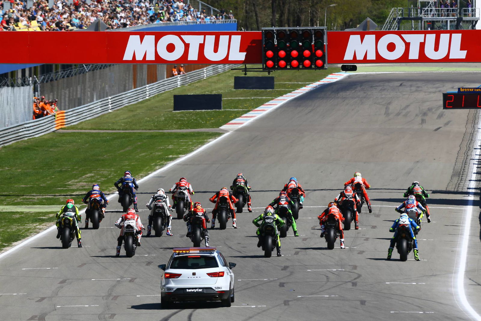 Shaun Muir Racing BMW squad makes World Superbike test debut