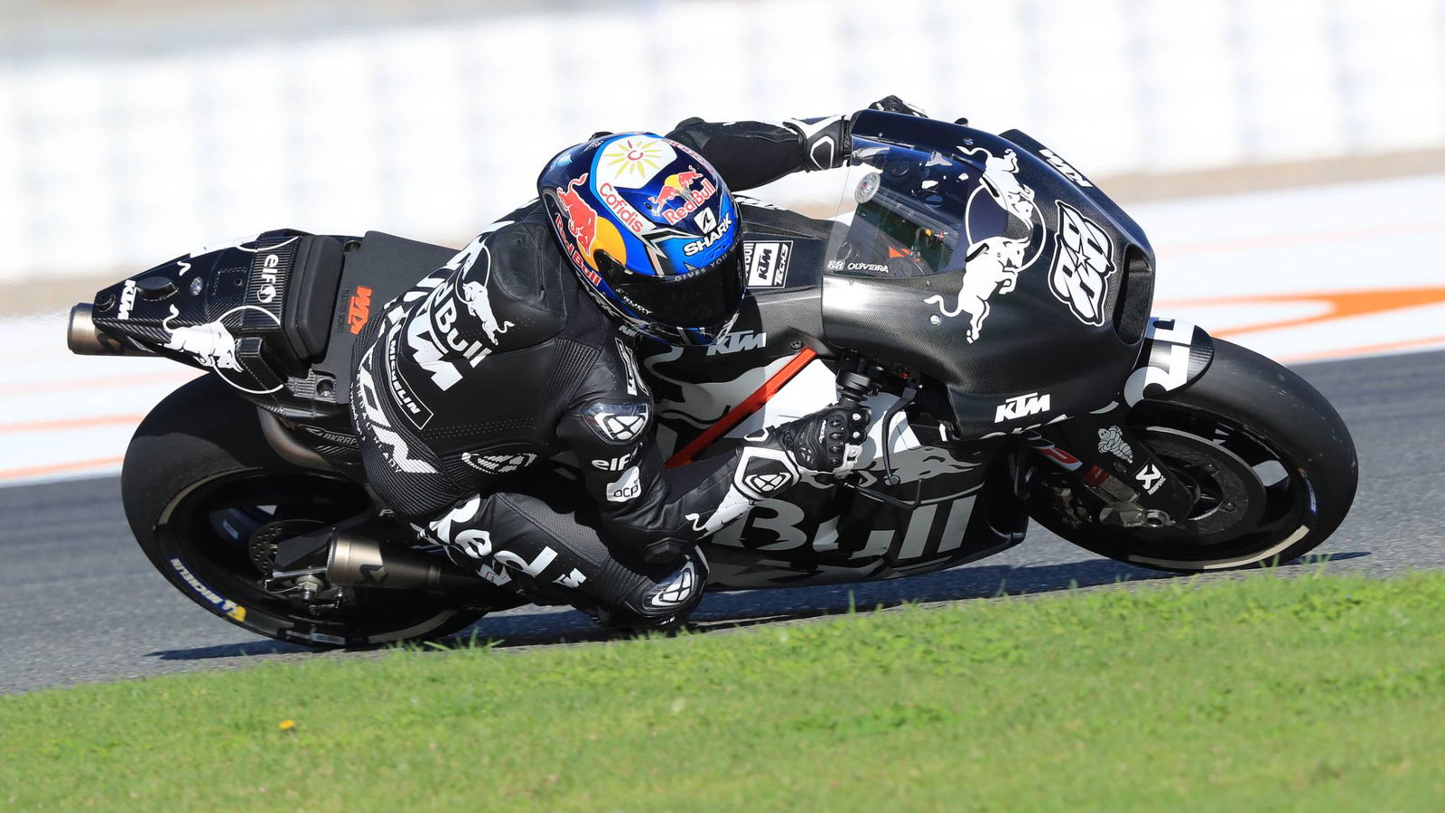 Oliveira ‘brakes’ in with KTM Tech3