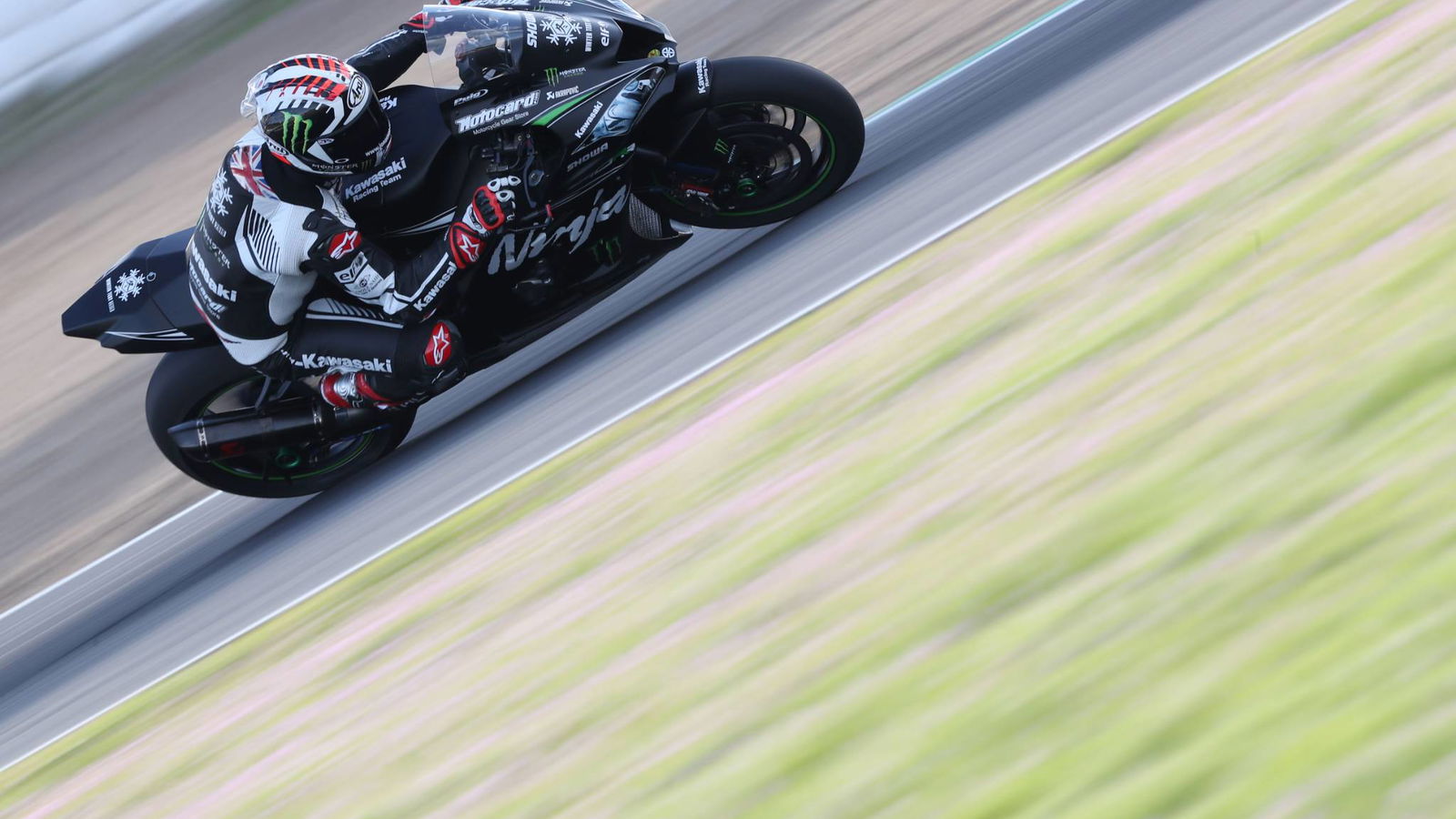 Rea remains top as testing turns to Portimao