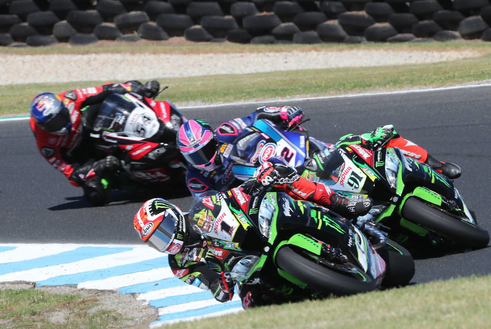 Bautista dominates to win on World Superbike debut