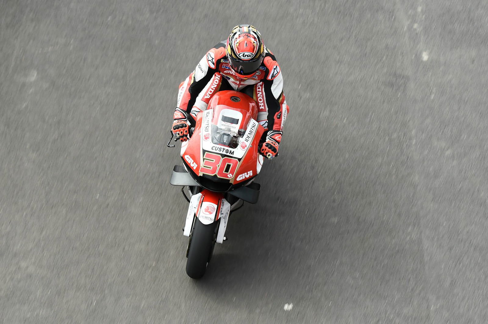 Bagnaia gives front tyre a rest 
