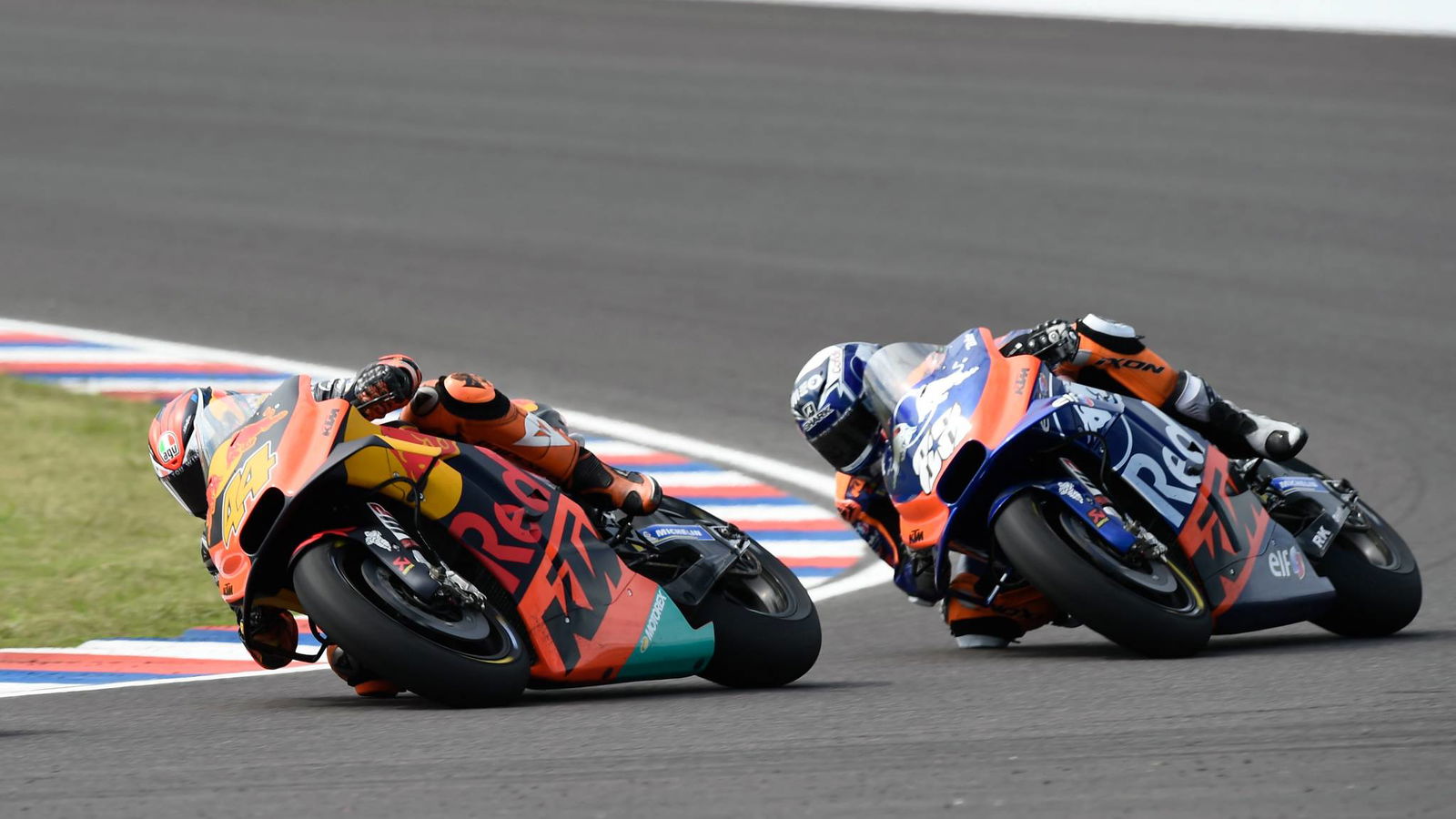 Rookie Oliveira pushing Pol for top KTM honours